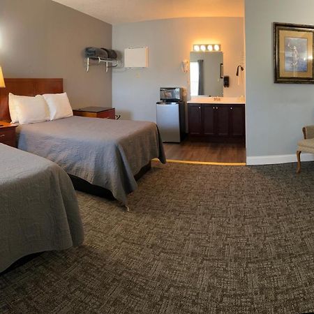 Pelican Motel Pelican Rapids Екстер'єр фото
