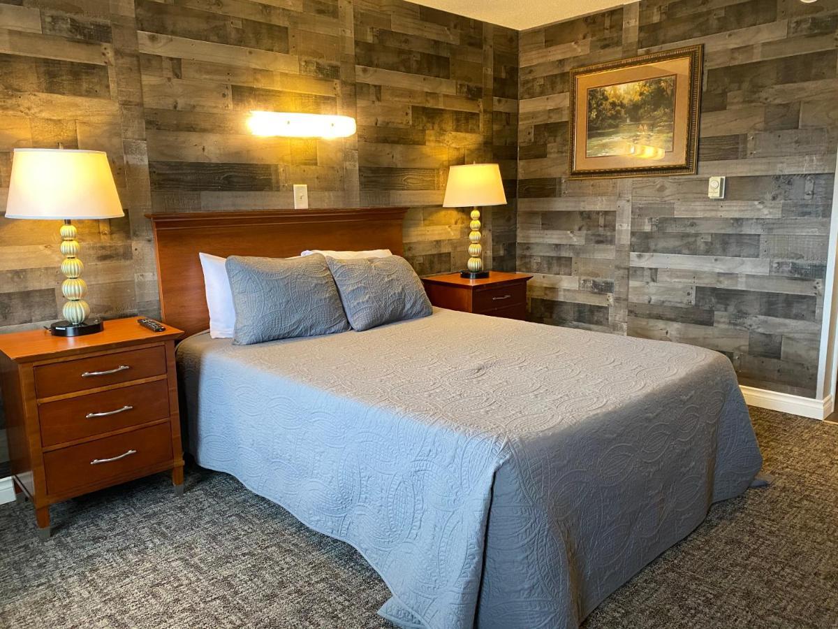 Pelican Motel Pelican Rapids Екстер'єр фото