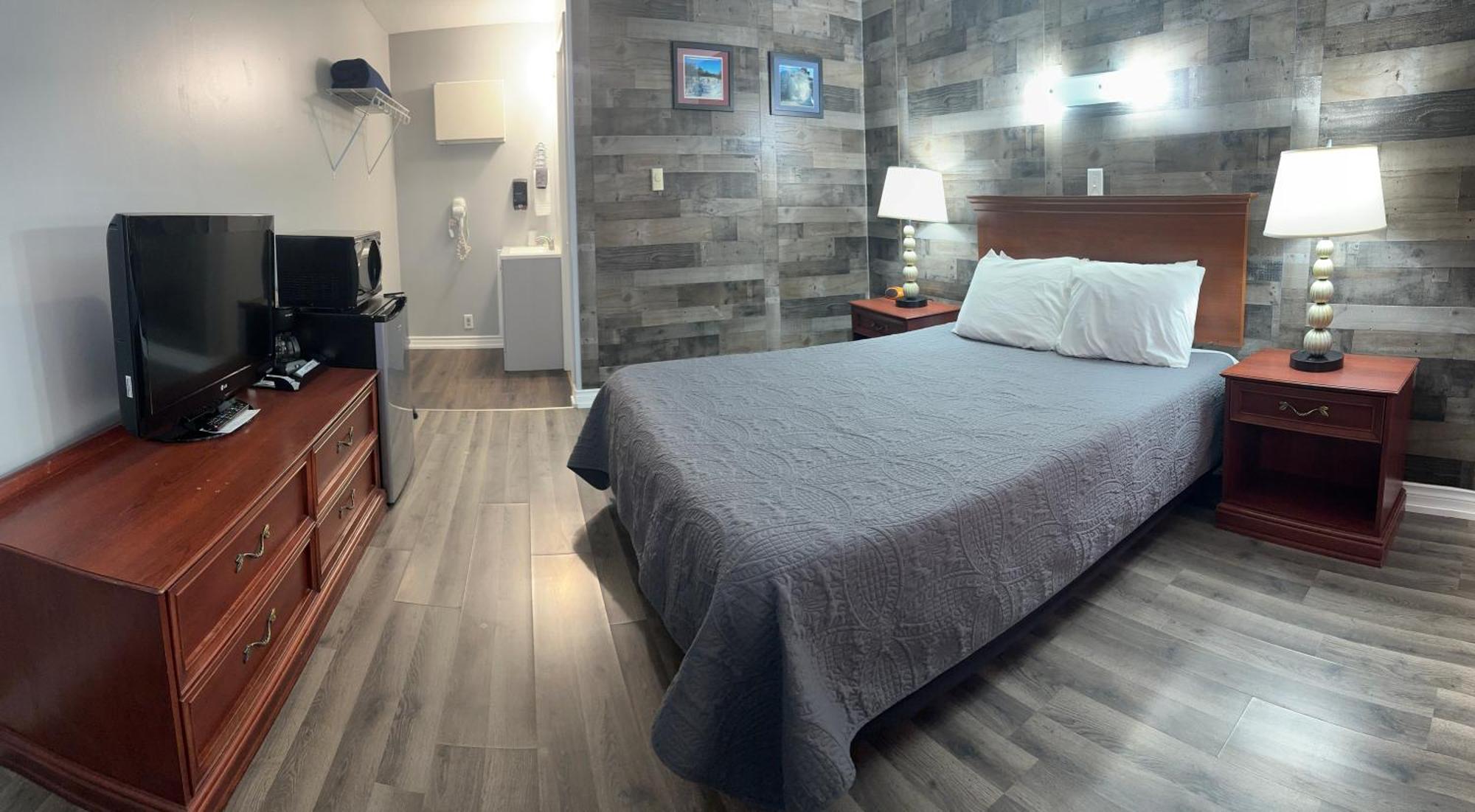 Pelican Motel Pelican Rapids Екстер'єр фото