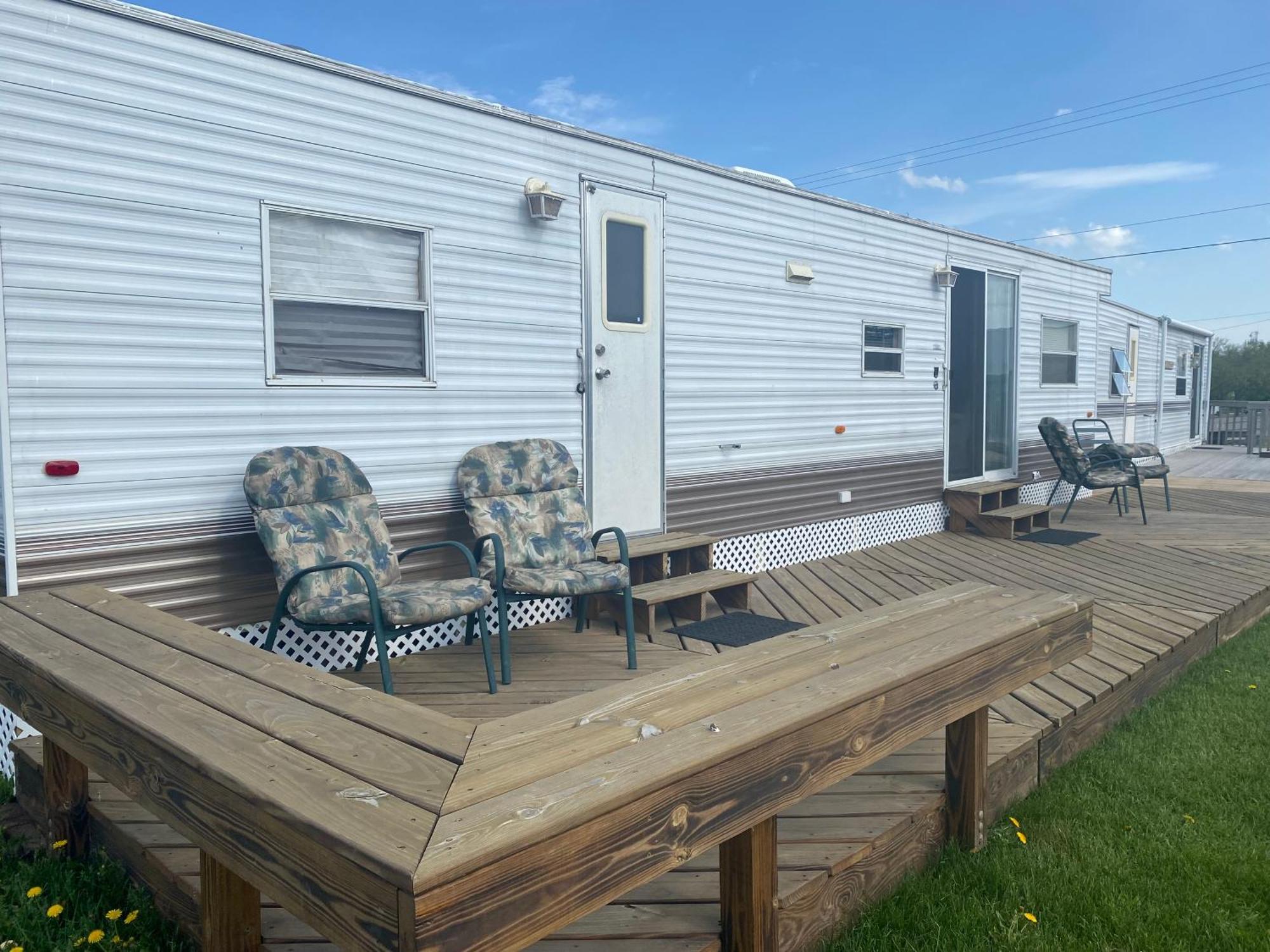 Pelican Motel Pelican Rapids Екстер'єр фото